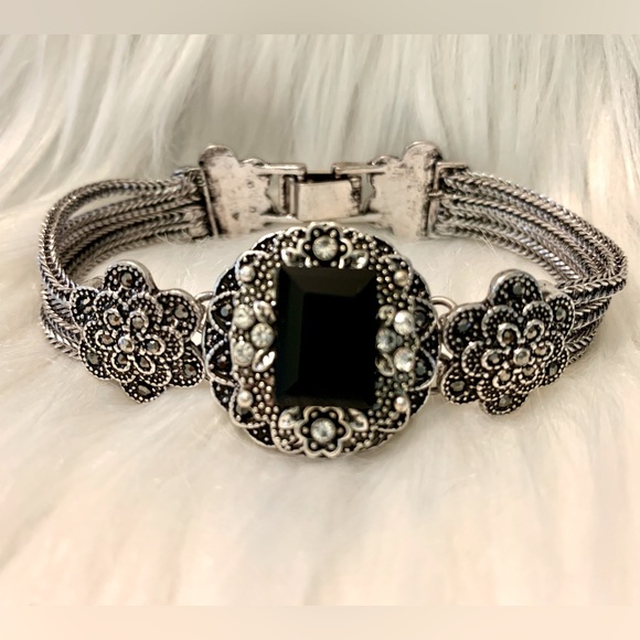 Silver Flower Snap Bracelet - Picture 1 of 5